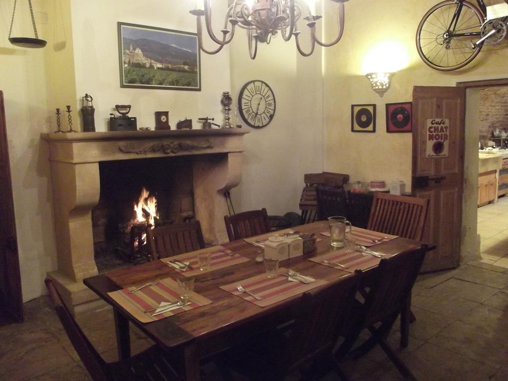 Chambres Et Table D'Hotes Au Brabo Mormoiron Экстерьер фото